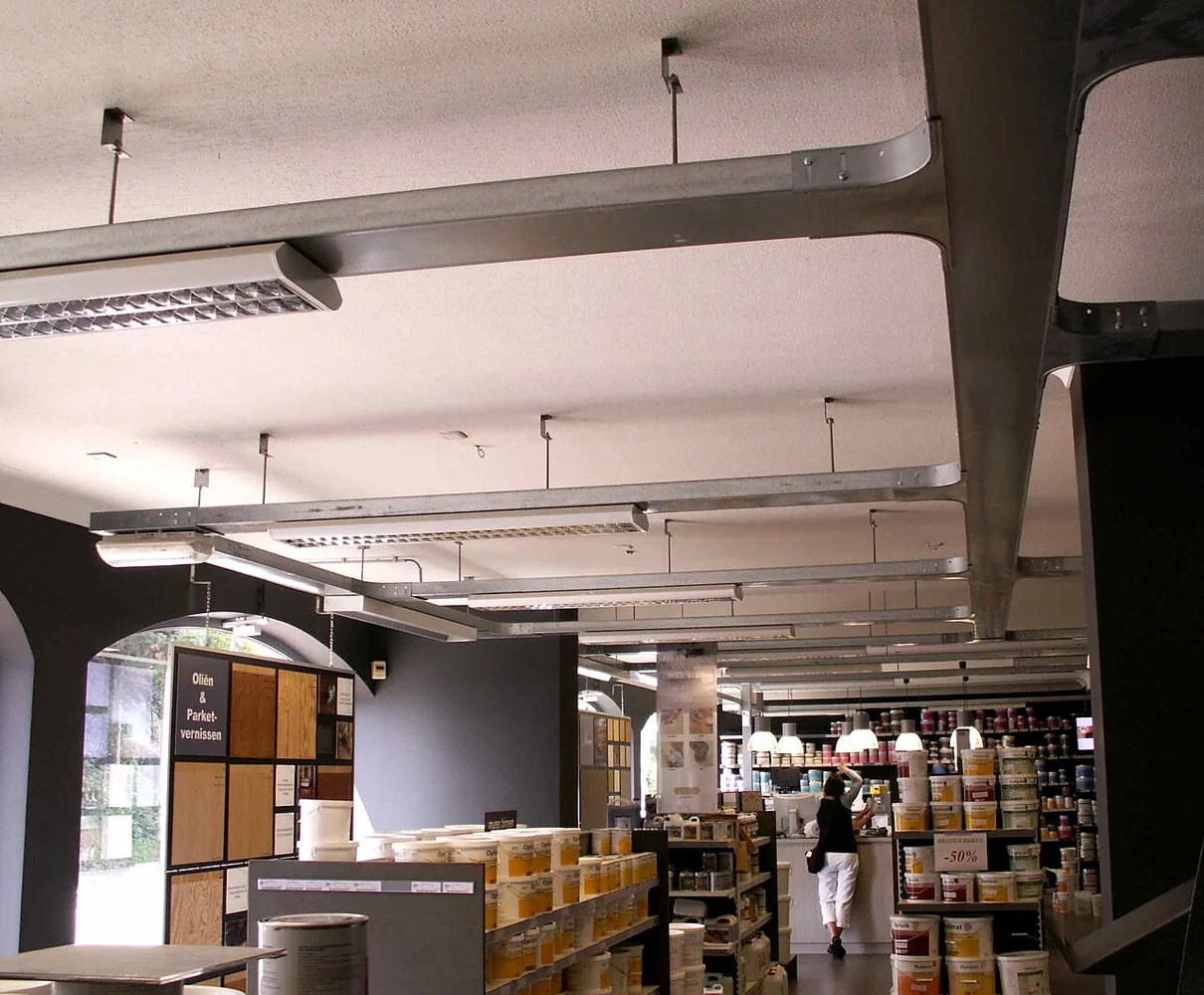 Overhead cable trays supporting an electrical cable route